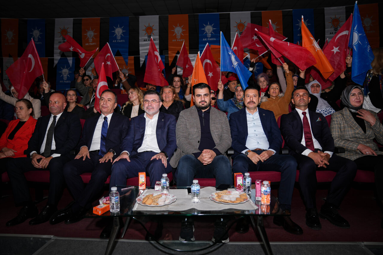 AK Parti’li İnan, partisinin Urla kongresinde konuştu: