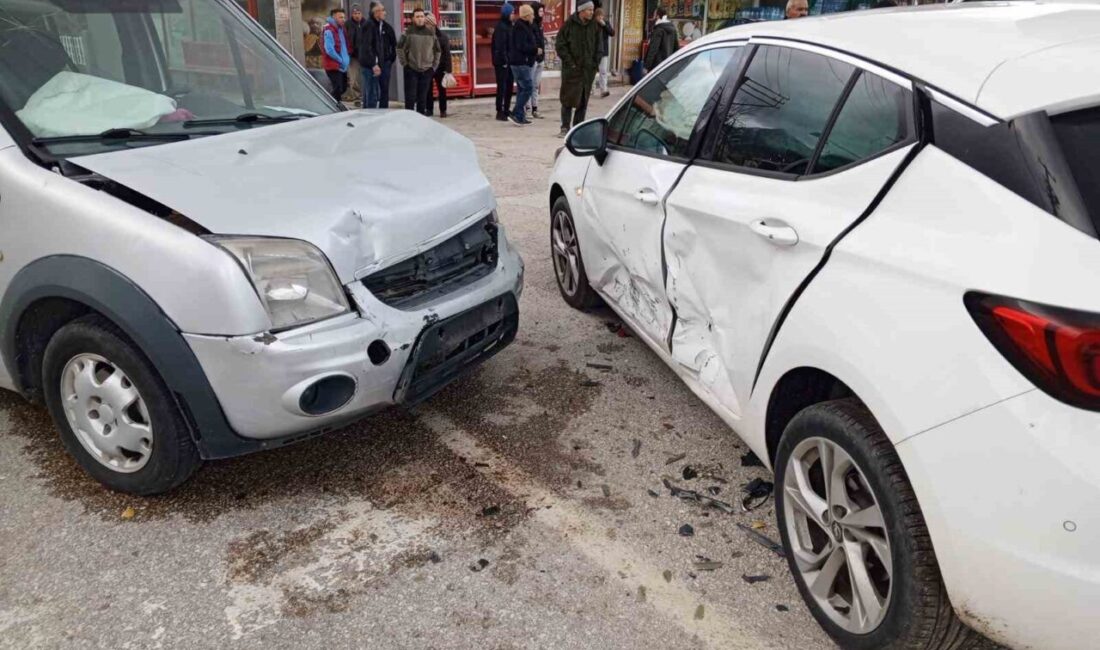 Isparta’nın Eğirdir ilçesinde otomobil