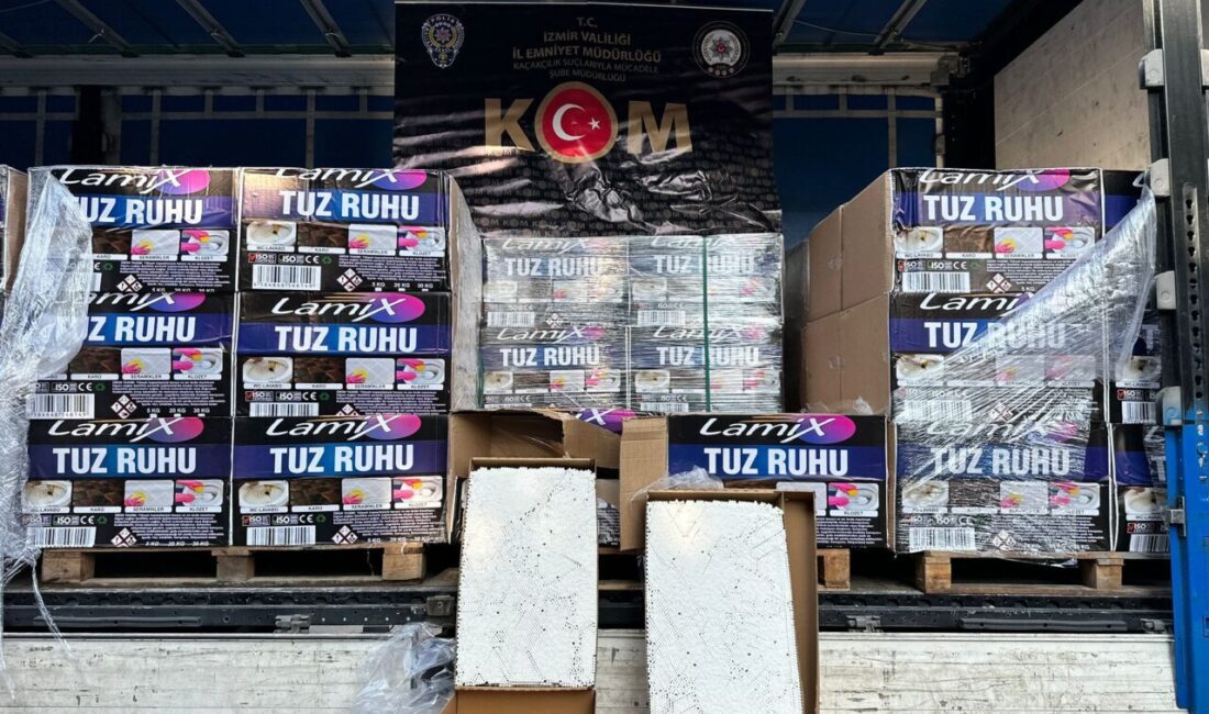 İzmir’de içi doldurulmuş 2 milyon 436 bin makaron ele geçirildi