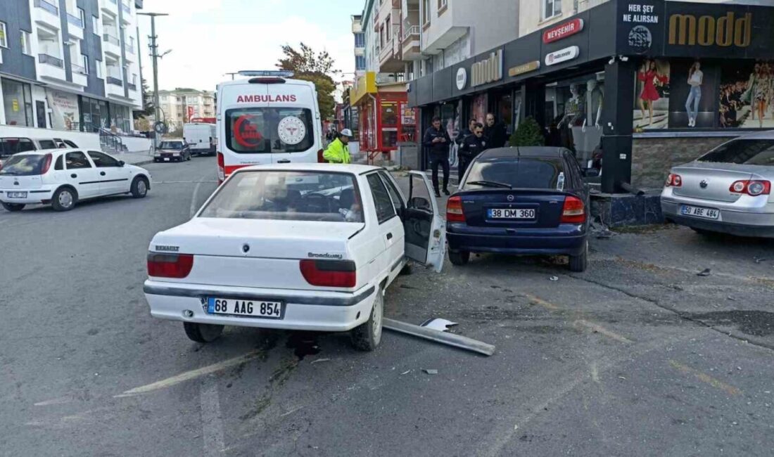 Nevşehir’de iki otomobilin karıştığı