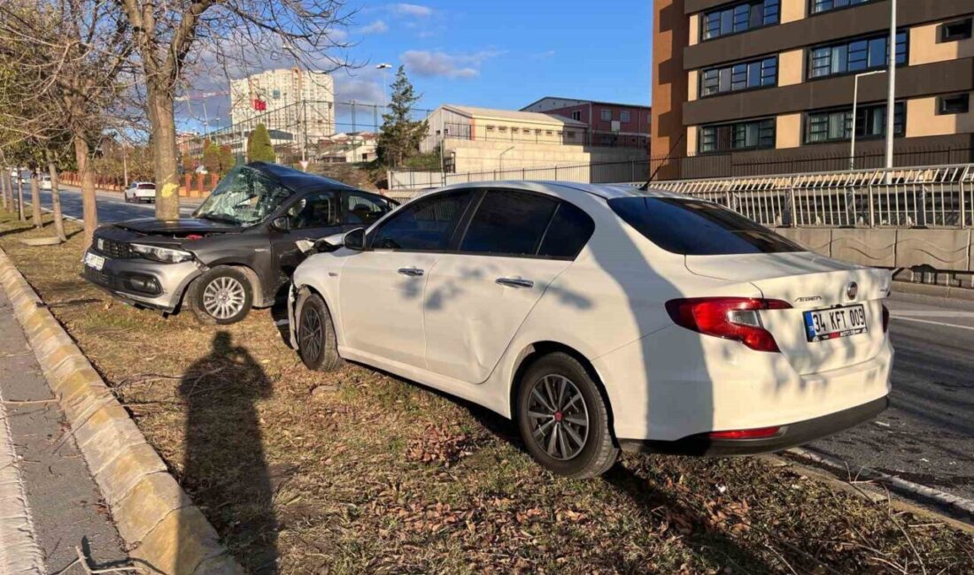 İstanbul Küçükçekmece’de iki aracın