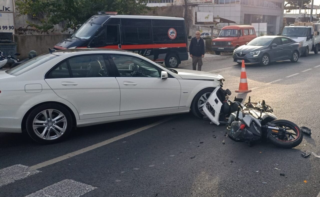 Nazilli’de otomobille çarpışan motosikletin sürücüsü yaralandı