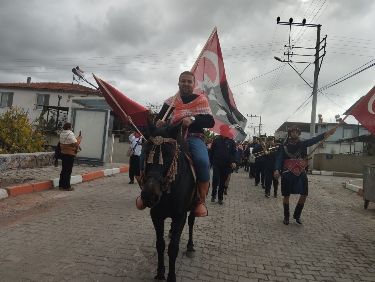 Seferihisar’da zeytin hasadı festivali düzenlendi