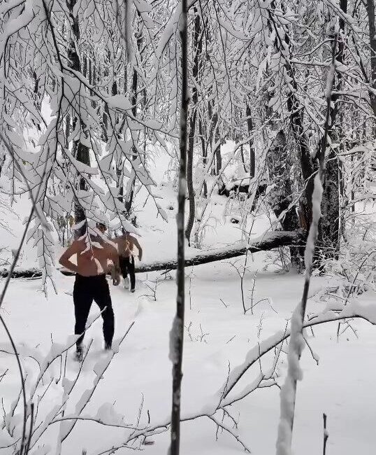 Bursa’da iki arkadaş, dondurucu