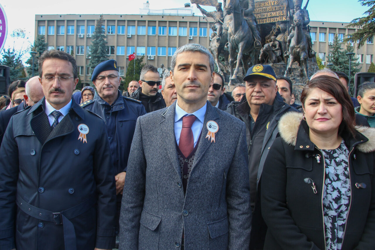 Uşak’ta kadına yönelik şiddete karşı yürüyüş düzenlendi