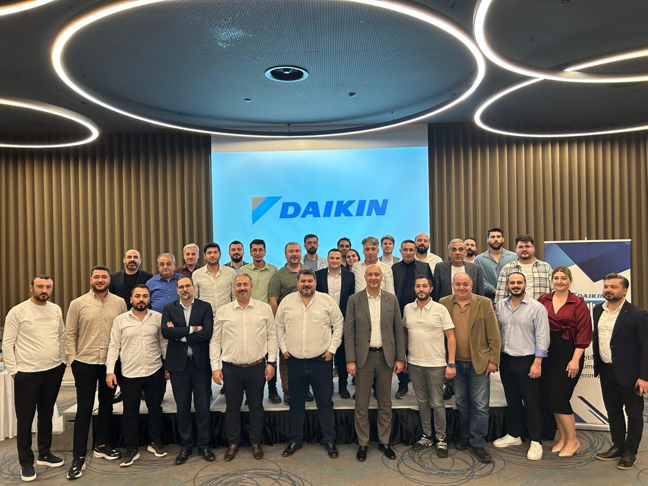 Daikin Türkiye, çalışanlarına verdiği eğitimlerle sektöre katkı sağlıyor