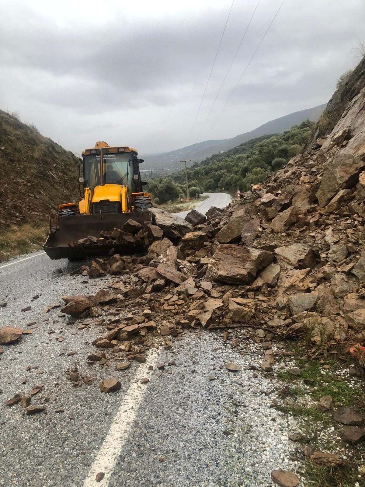 İzmir’in Ödemiş ilçesinde heyelan meydana geldi