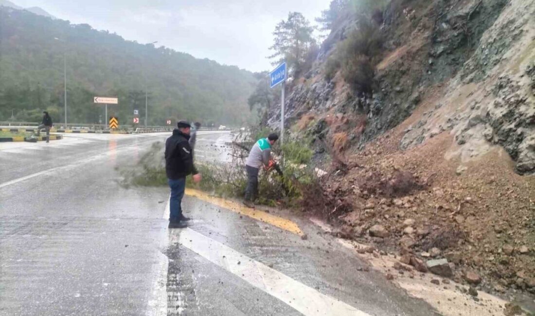 Antalya Kemer’de şiddetli yağış