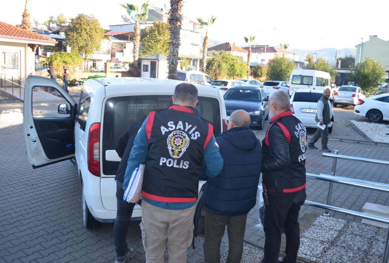 Muğla’da 10 marketten hırsızlık yaptığı iddiasıyla yakalanan kişi tutuklandı