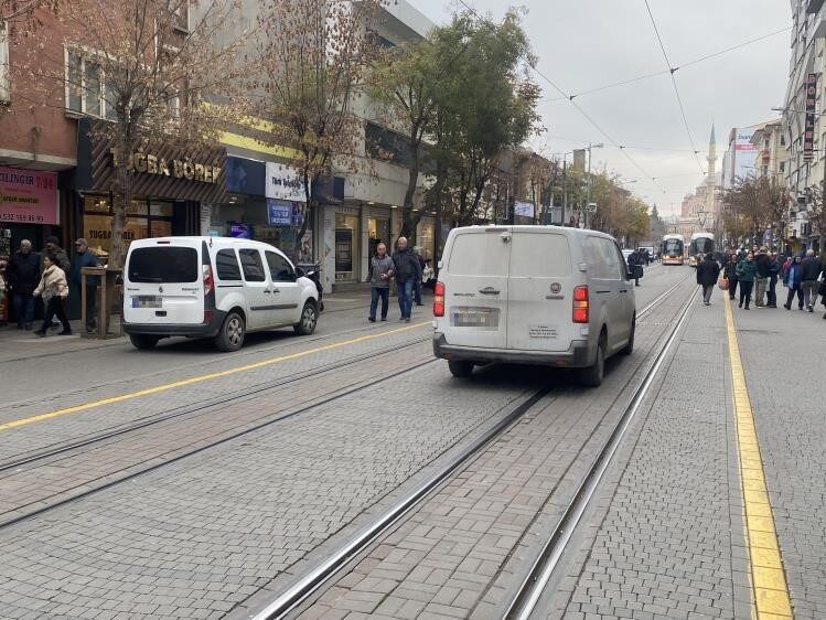 Eskişehir’de araç trafiğine kapalı