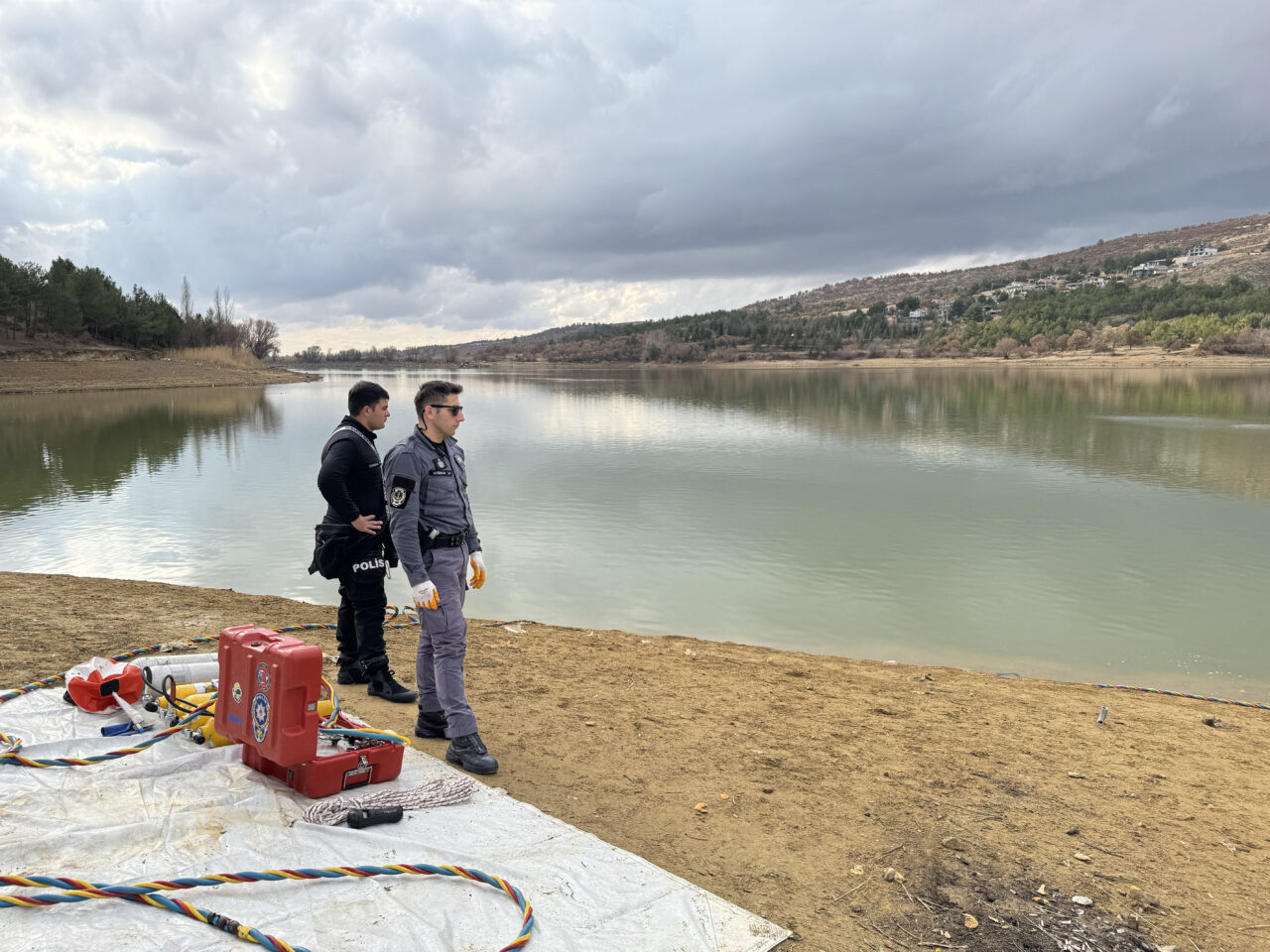 Uşak’ta kaybolan kişi gölette aranıyor