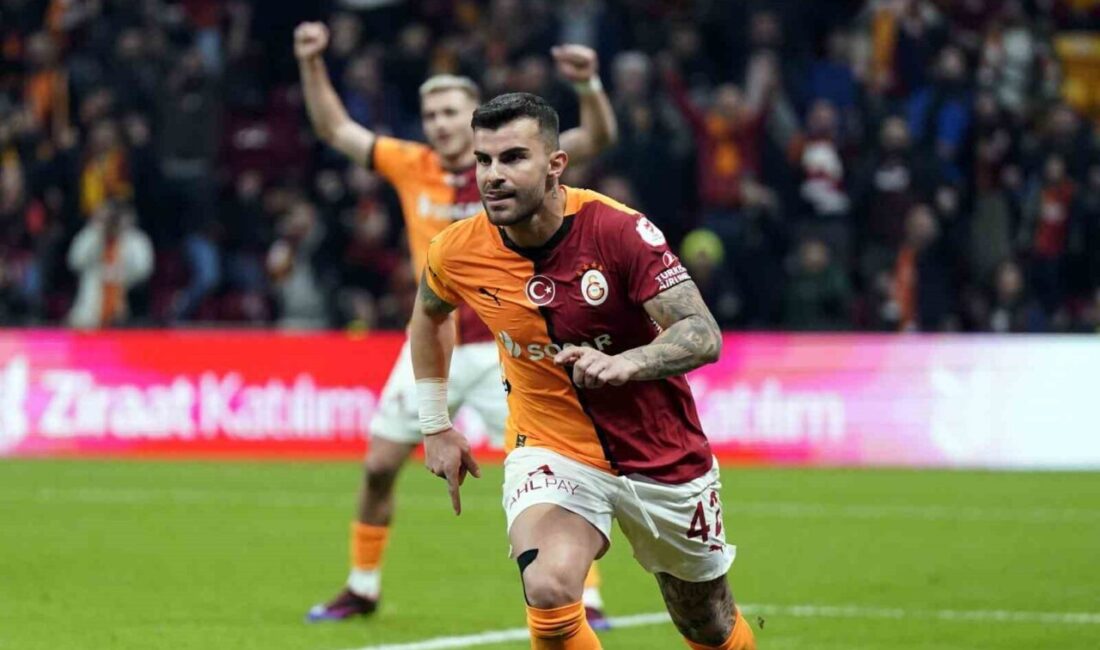 Galatasaraylı futbolcu Abdülkerim Bardakcı,