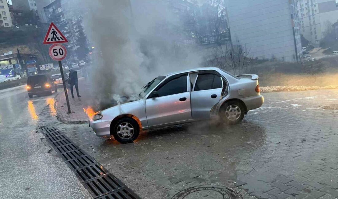 Bilecik’te seyir halindeki otomobil