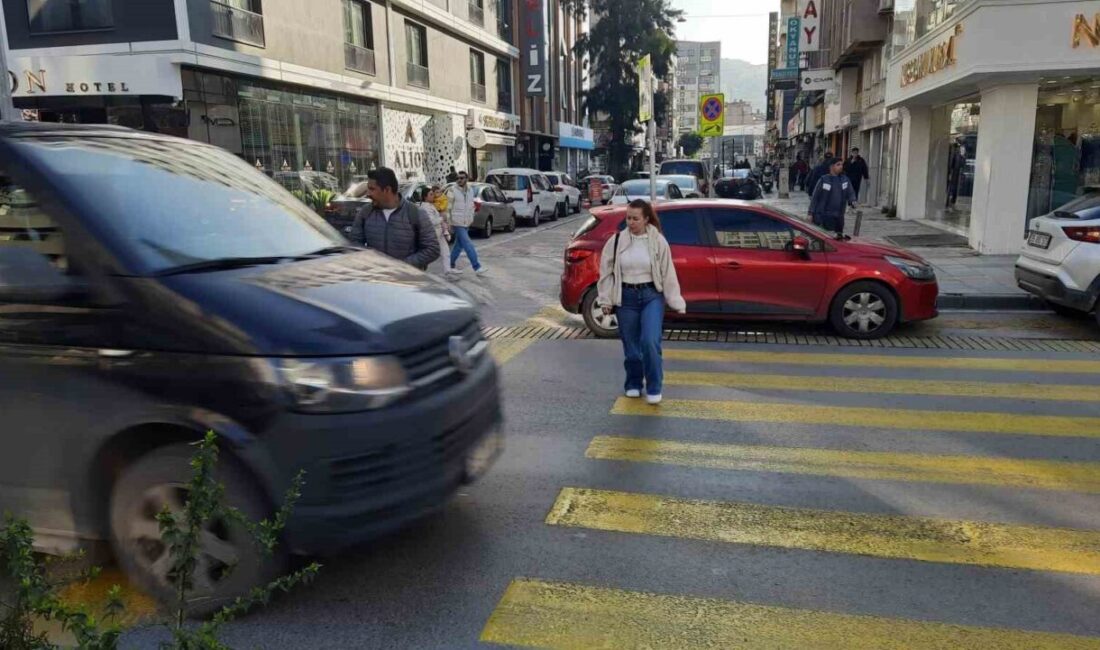 İzmir’in Konak ilçesinde yaya