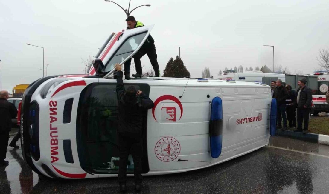 Kütahya’da hasta taşıyan ambulans