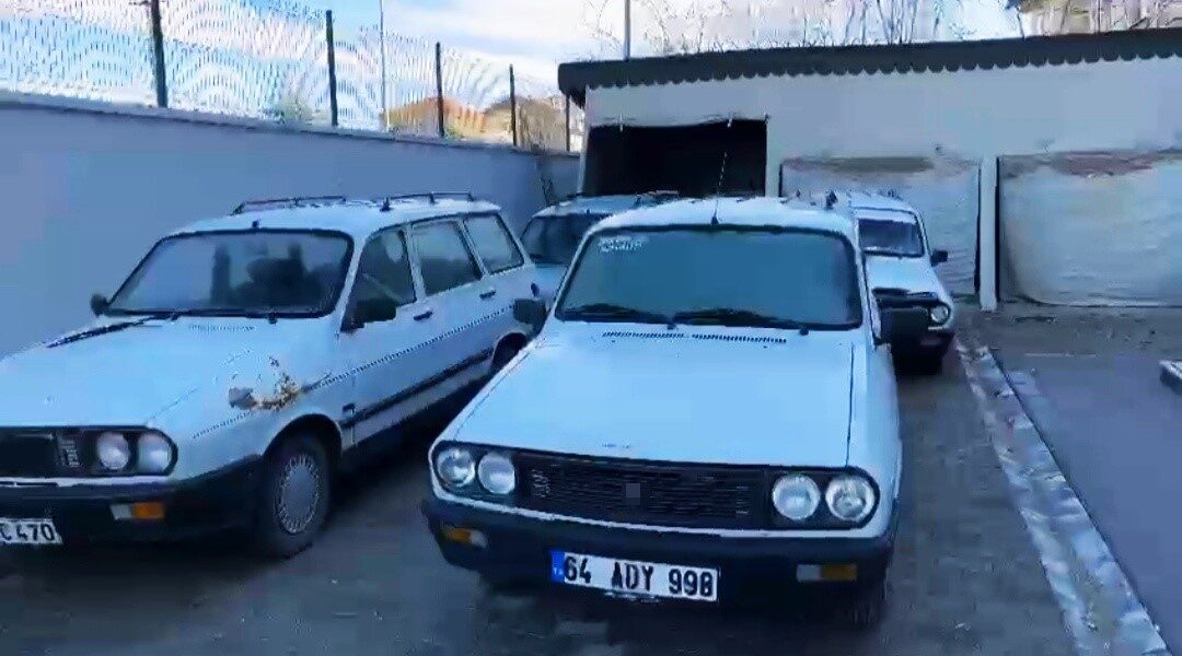 Kütahya’da çaldıkları otomobilleri, motor