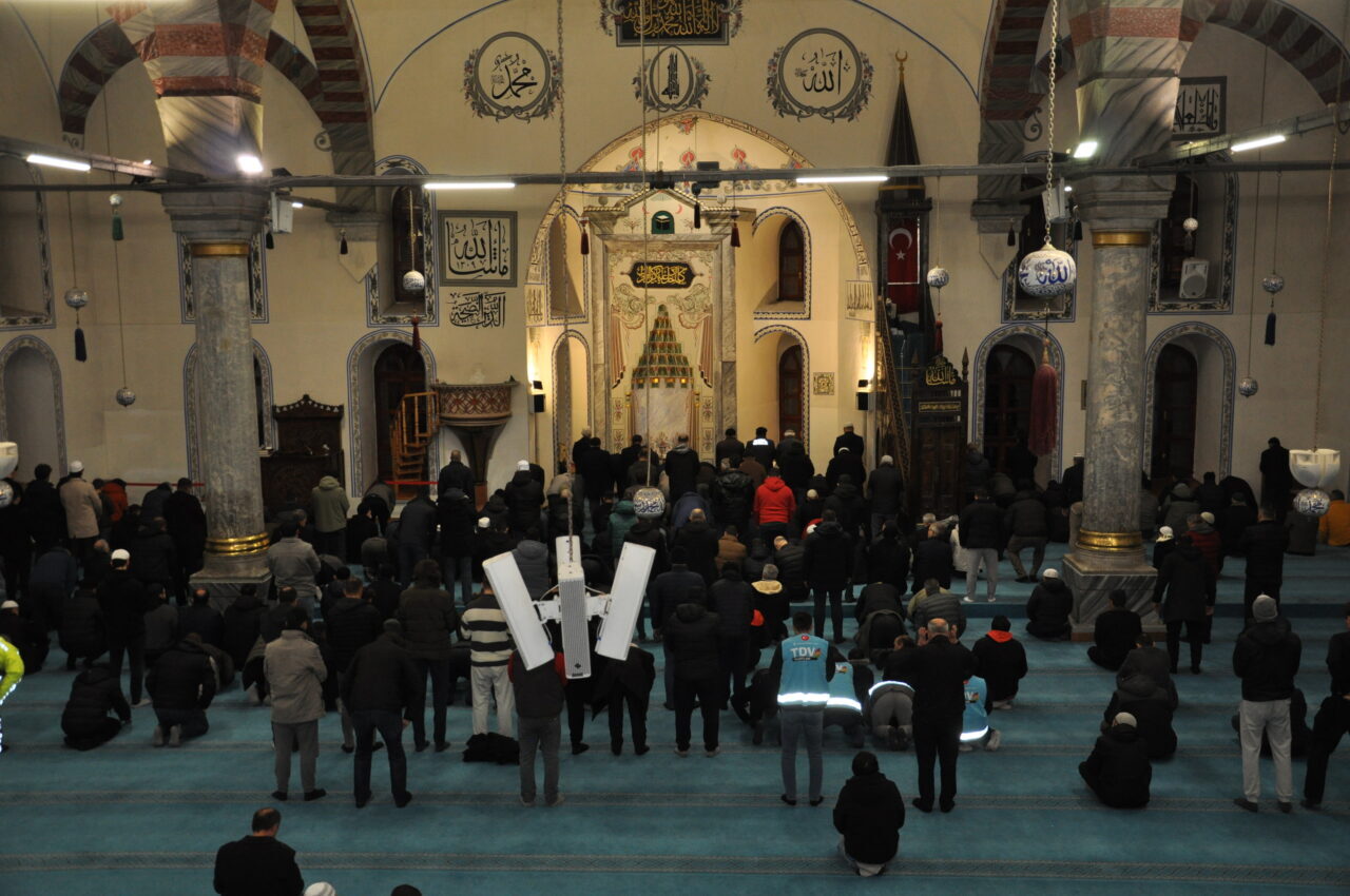 Kütahya’da gençler sabah namazında buluştu